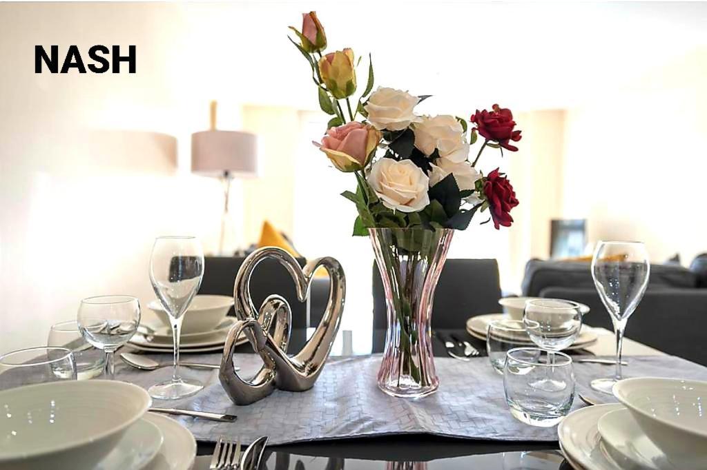 Stylish 2 Bedroom Apartment-Short Term Lets & Serviced Accomodation 雷丁 外观 照片